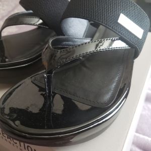 Reaction Kenneth Cole Wedge